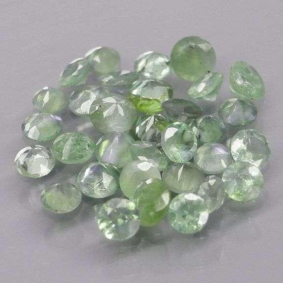 Outstanding 1.04ct hunter green Alexandrite set