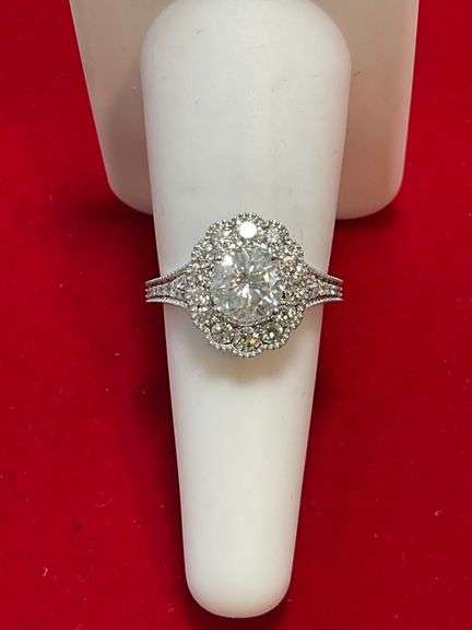 CERTIFIED BRAND NEW 14K WHITE GOLD DIAMOND ENGAGEMENT RING. 2.53 CARAT