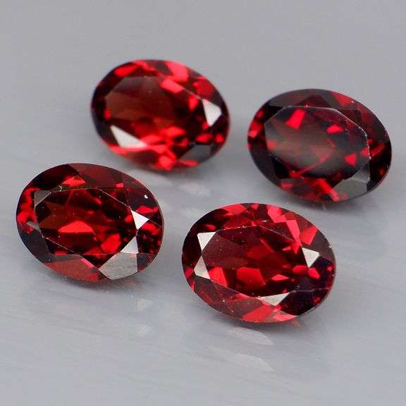 Set of 4 top red VS Garnets weighing 5.91 carats