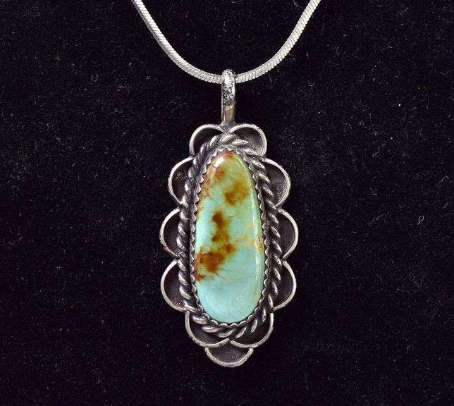 Superb Sterling Silver Turquoise Gemstone Pendant Necklace