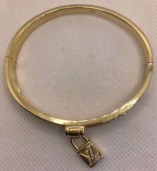 STUNNING 18K YELLOW GOLD FOREVER LOVE DIAMOND BANGLE BRACELET