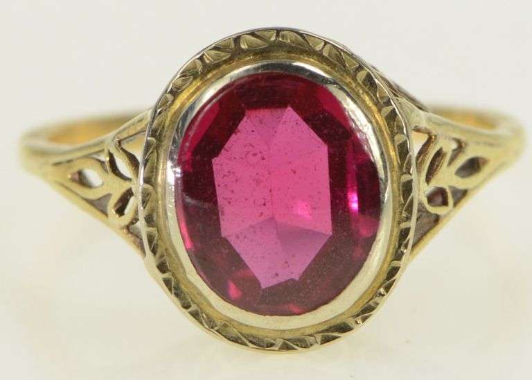 14K Yellow Gold Art Deco Syn. Ruby Leaf Vine Filigree Ring