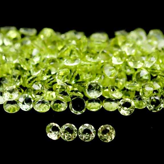 Sparkling 12.37ct green Peridot set