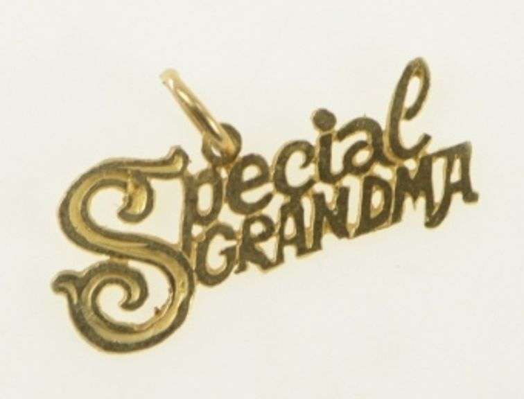 14K Yellow Gold Special Grandma Word Mother's Day Charm/Pendant