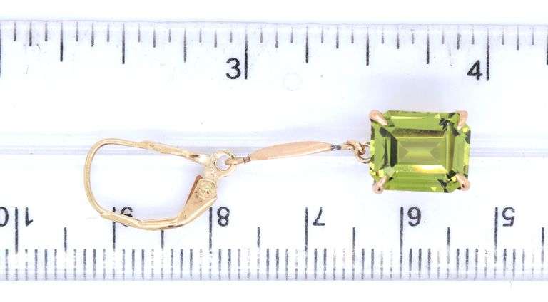 Vintage 14kt yellow gold 7ctw Peridot dangle earrings