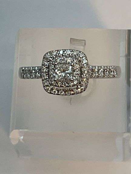 CERTIFIED BRAND NEW 14K WHITE GOLD DIAMOND HALO SETTING RING.