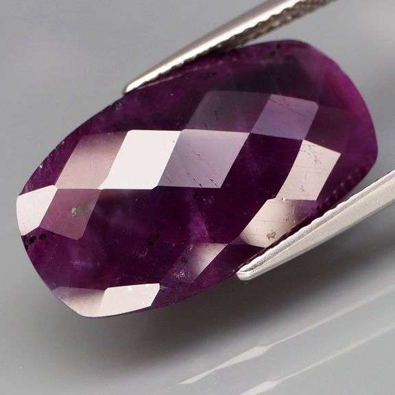 Giant 27.93ct collectors UNHEATED Winza Ruby