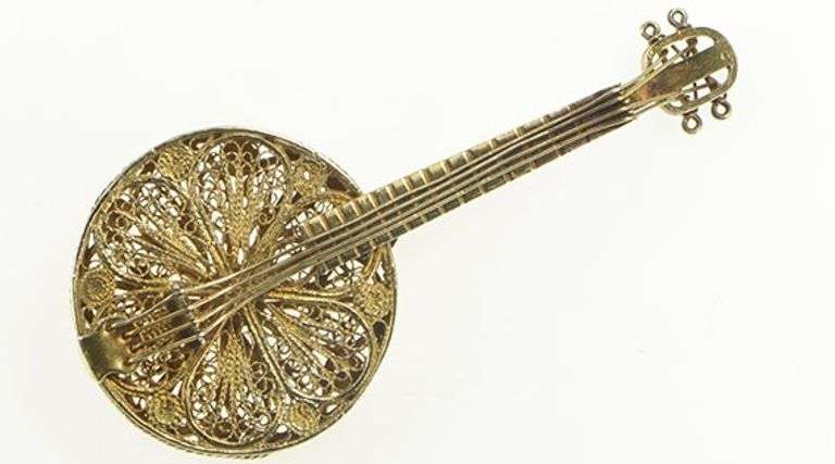 Sterling Silver Ornate Filigree Domra Russian String Instrument Pin/Brooch