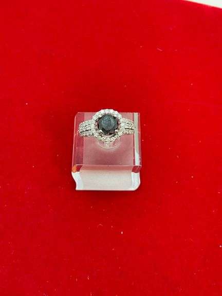 CERTIFIED 18K WHITE GOLD DIAMOND RING