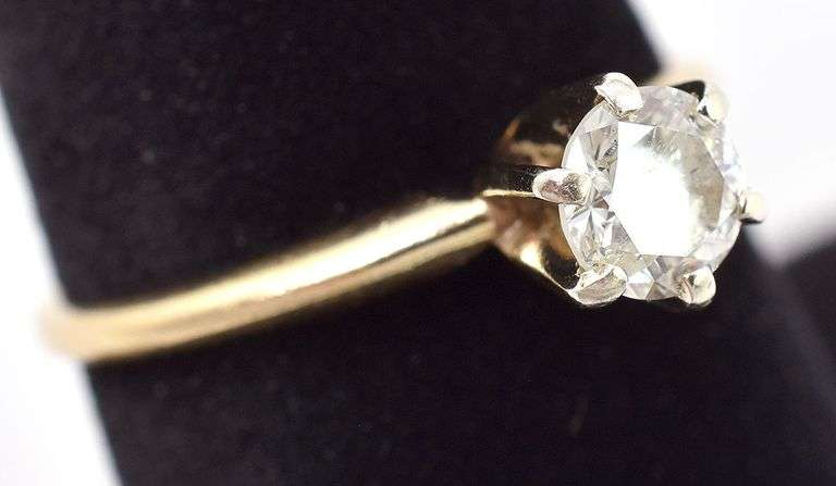 Ravishing 14K Yellow Gold Solitaire Diamond Ring