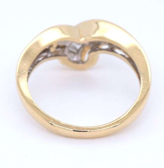 14kt Yellow gold 0.40ctw RBC and Baguette curved band