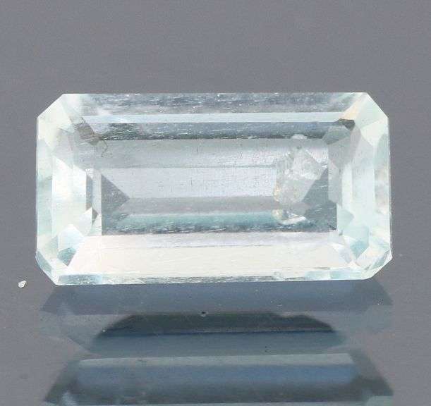 Gorgeous .90ct untreated platinum blue Aquamarine