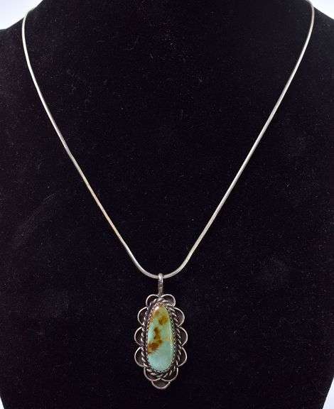 Superb Sterling Silver Turquoise Gemstone Pendant Necklace