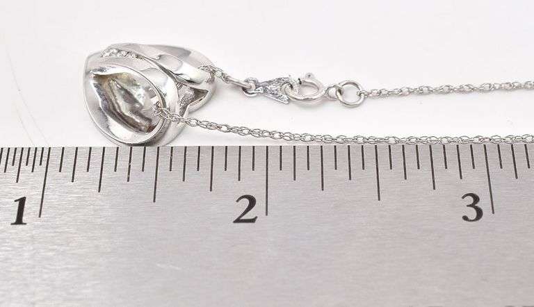 Fantastic Diamond Heart Pendant Necklace in 18K White Gold