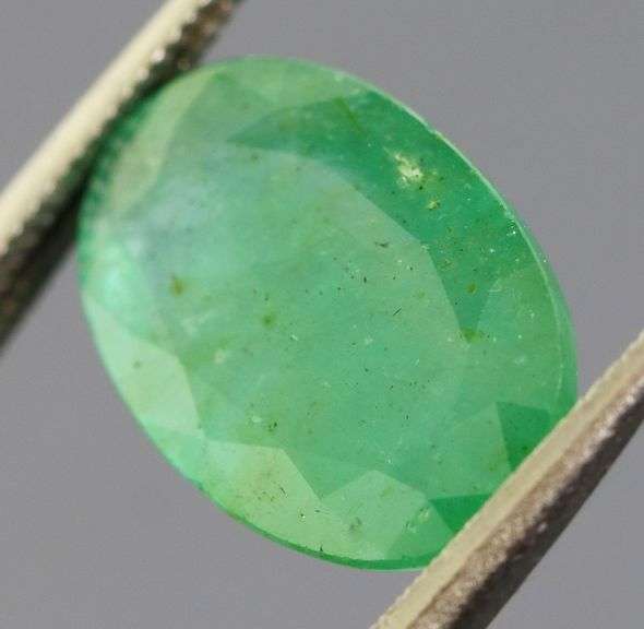 Charming 3.05ct green Zambian Emerald