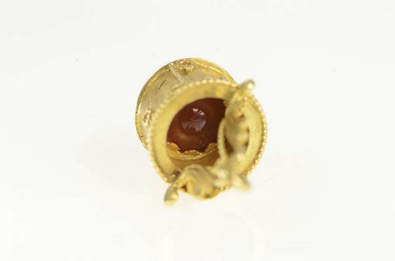 18K Yellow Gold 3D 1950's Wishing Well Carnelian Charm/Pendant