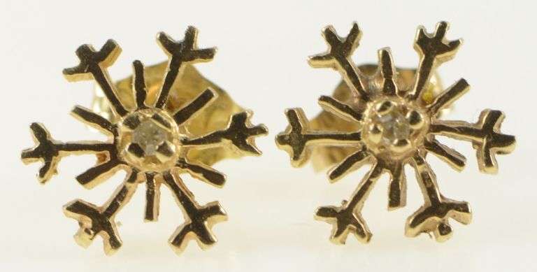 14K Yellow Gold Snow Flake Winter Motif Holiday Stud Earrings
