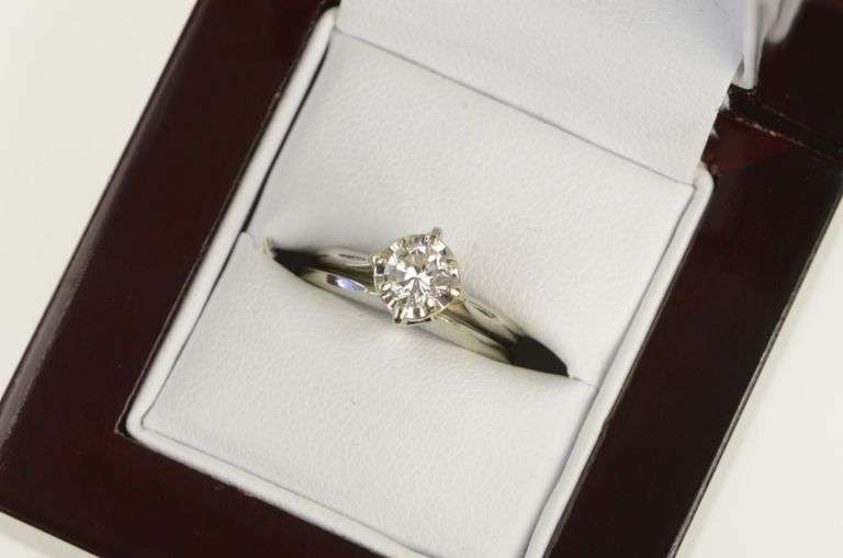 18K White Gold 0.49 Ct Diamond Solitaire Engagement Ring
