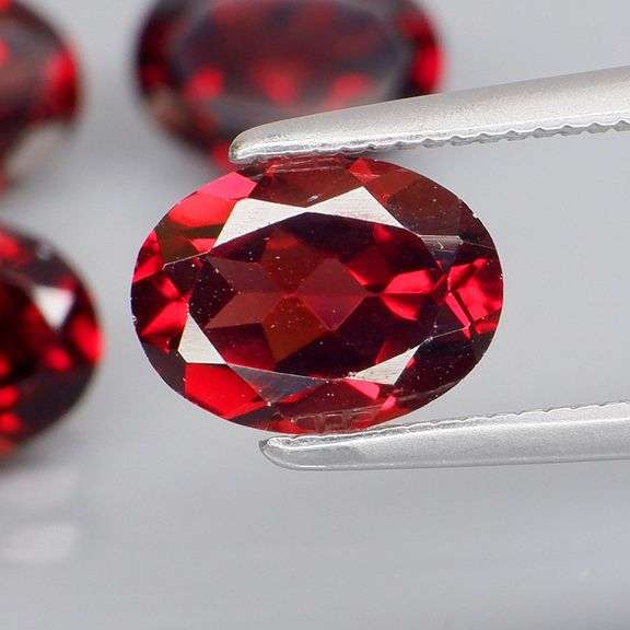 Set of 4 top red VS Garnets weighing 5.91 carats