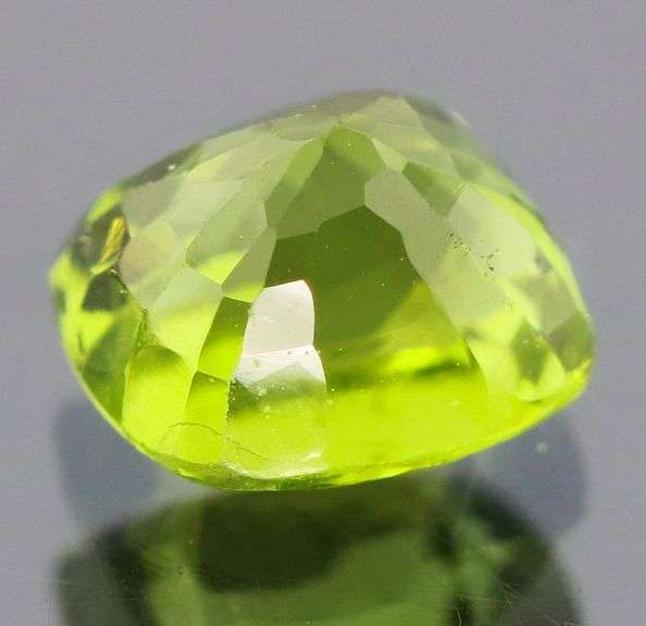 Sparkling 1.85ct top yellow green untreated Peridot