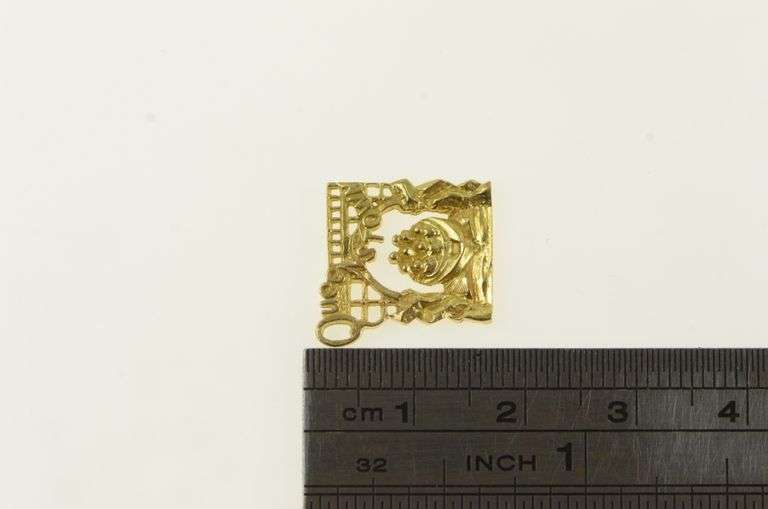 18K Yellow Gold Queenstown New Zealand Travel Charm/Pendant