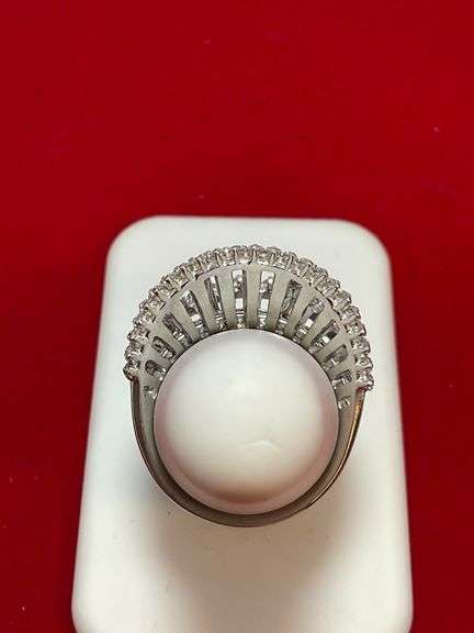 CERTIFIED BRAND NEW 14K WHITE GOLD AND DIAMOND RING