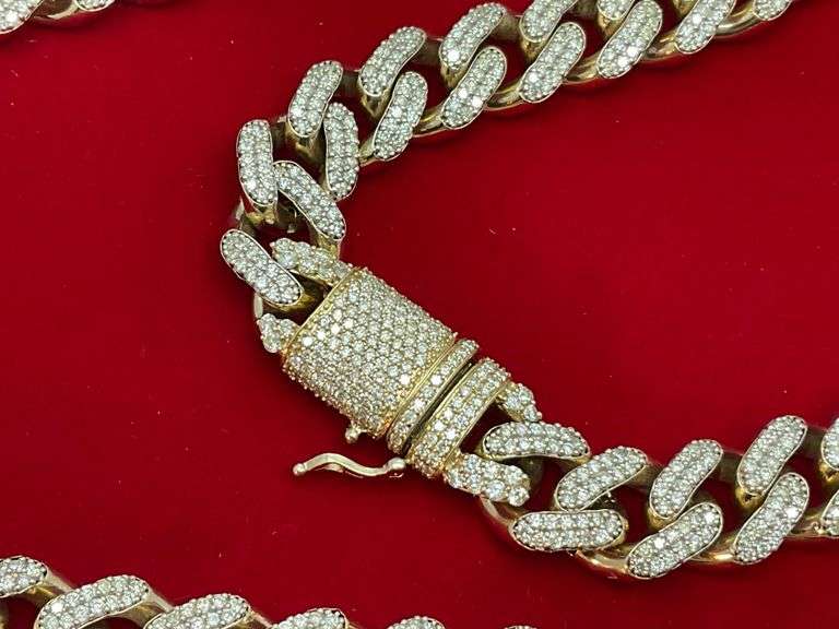 CERTIFIED 14K GOLD DIAMOND CUBAN LINK. 29.40 CARATS