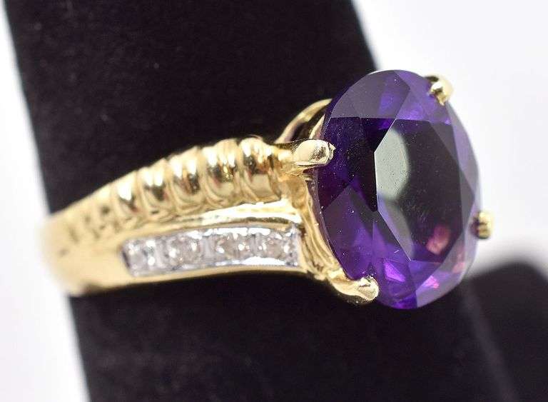 Beautiful 14K Yellow Gold Amethyst and Diamond Gemstone Ring