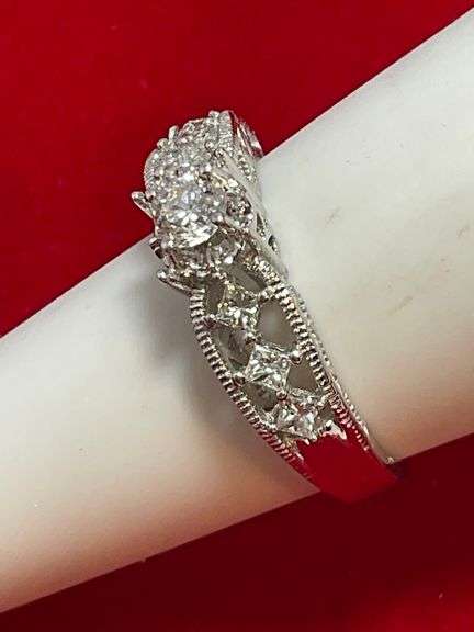 CERTIFIED BRAND NEW 14K WHITE DIAMOND RING