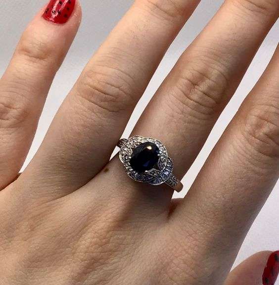 STUNNING VINTAGE 14K WHITE GOLD SAPPHIRE AND DIAMOND RING