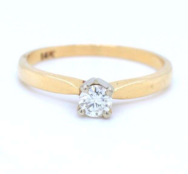 14kt Yellow gold diamond solitaire ring
