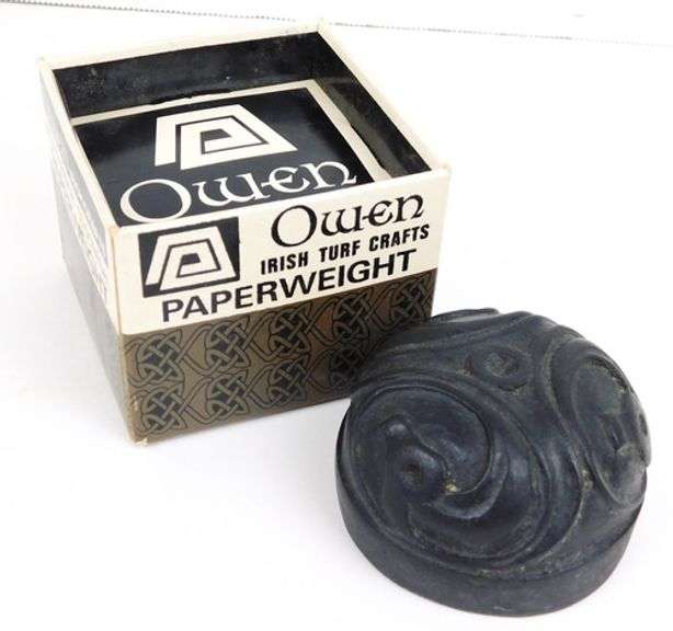 Owens Irish Turf Zoomorphic Paperweight w/Box