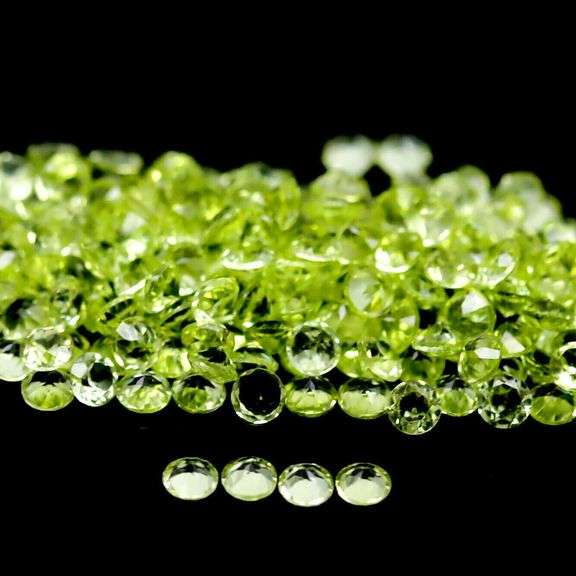 Sparkling 12.37ct green Peridot set