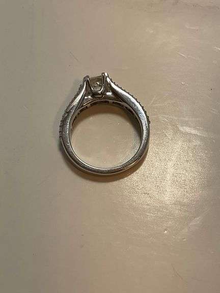 CERTIFIED BRAND NEW 14K WHITE GOLD DIAMOND ENGAGEMENT RING. 2.15 CARATS