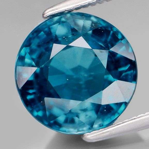 London blue! 3.92ct open color Topaz solitaire
