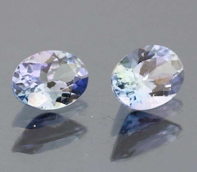 Gorgeous blue violet 1.56ct Tanzanite pair