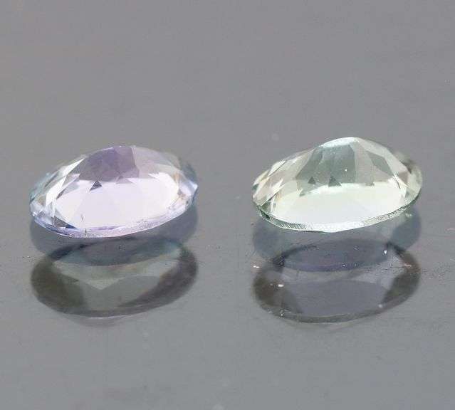 High grade 1.72ct Tanzanite pair
