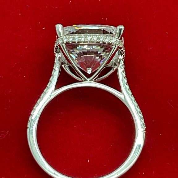 BRAND NEW 18K WHITE GOLD DIAMOND AND CZ RING