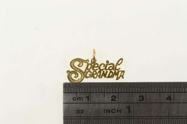 14K Yellow Gold Special Grandma Word Mother's Day Charm/Pendant