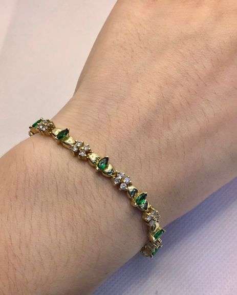 STUNNING 14K YELLOW GOLD MARQUISE CUT EMERALD AND DIAMOND BRACELET