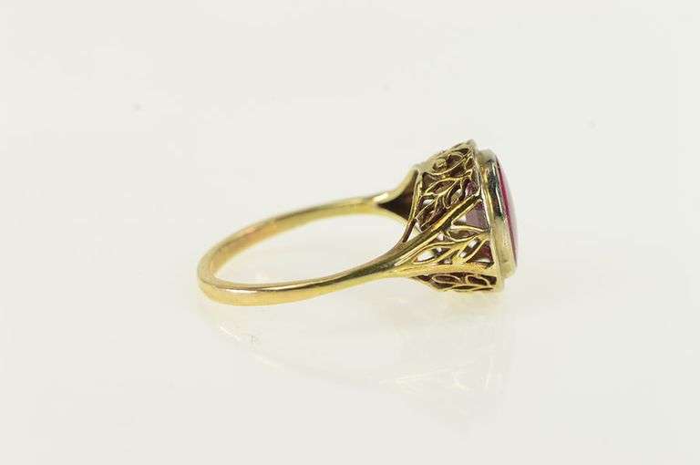 14K Yellow Gold Art Deco Syn. Ruby Leaf Vine Filigree Ring
