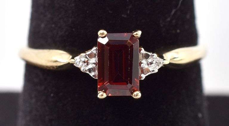 Simply Beautiful 10K Yellow Gold Red Garnet and Diamond Ring