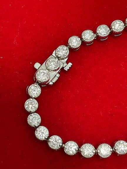CERTIFIED 14K WHITE GOLD DIAMOND BRACELET. 5.10 CARATS.