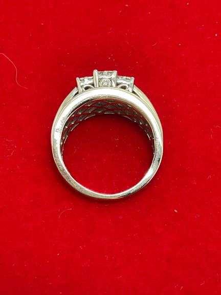 CERTIFIED 14K WHITE GOLD DIAMOND RING