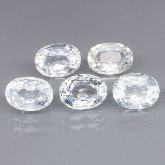 Gorgeous 4.21ct untreated platinum blue Aquamarine set