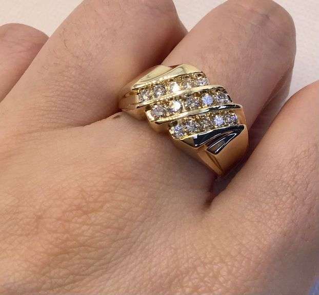 ENCHANTING 14K YELLOW GOLD MEN’S DIAMOND RING