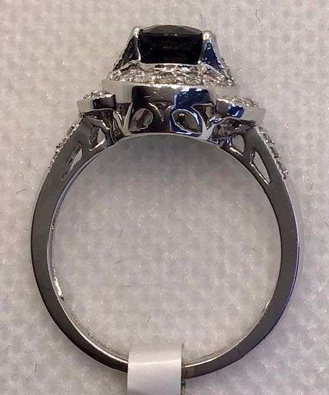 STUNNING VINTAGE 14K WHITE GOLD SAPPHIRE AND DIAMOND RING