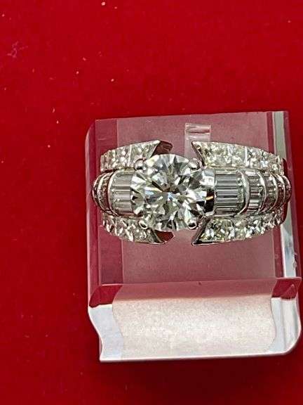 CERTIFIED BRAND NEW 18K AND PLATINUM DIAMOND ENGAGEMENT RING . 5.25 CARATS.