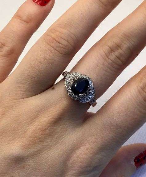 STUNNING VINTAGE 14K WHITE GOLD SAPPHIRE AND DIAMOND RING