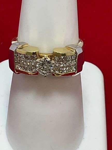 CERTIFIED 18K GOLD DIAMOND ENGAGEMENT RING